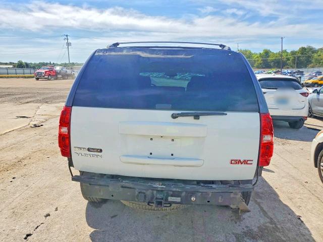 Photo 6 from auction – 2010 CHEVROLET TAHOE with VIN 1GNUKBE04AR168552