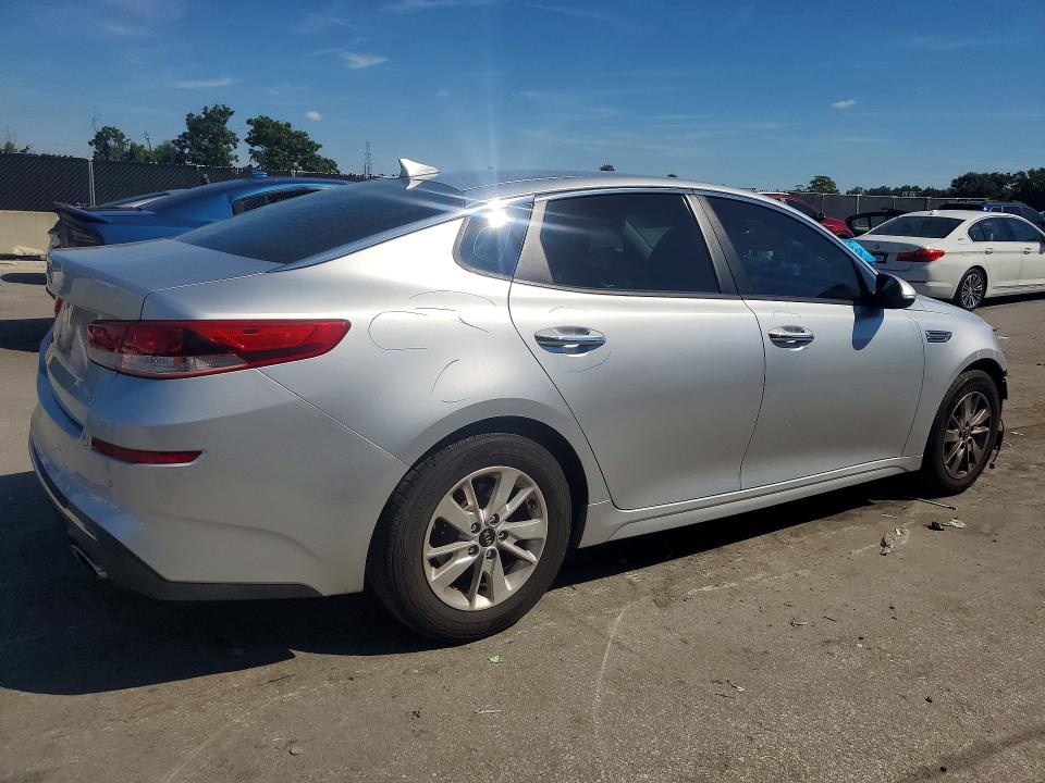 Photo 3 from auction – 2019 KIA OPTIMA with VIN 5XXGT4L35KG348865