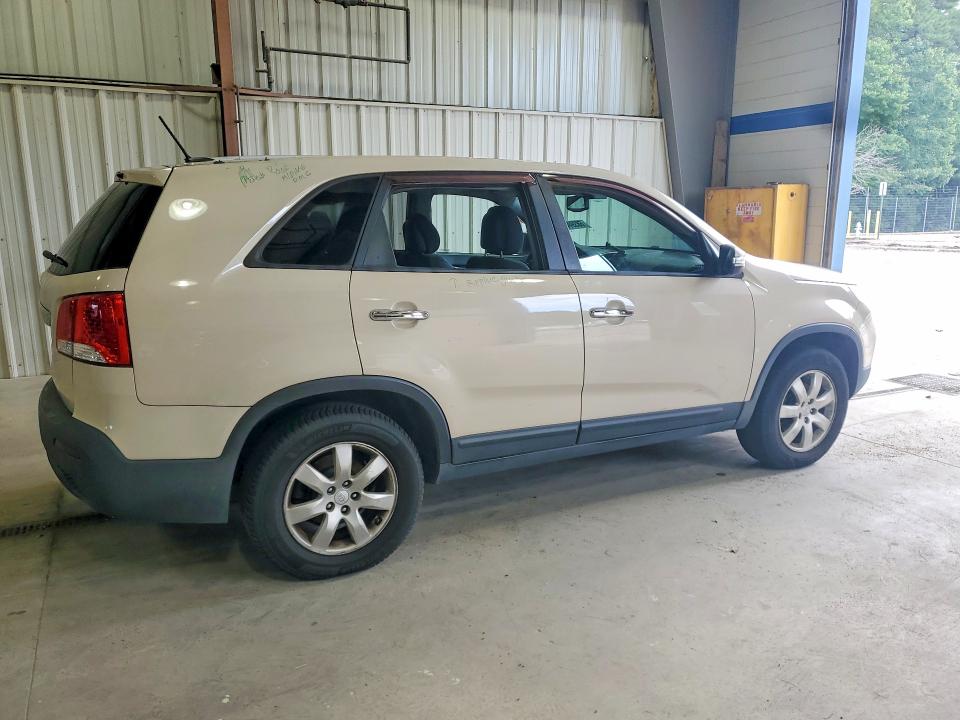 Photo 3 from auction – 2011 KIA SORENTO with VIN 5XYKT3A16BG127776