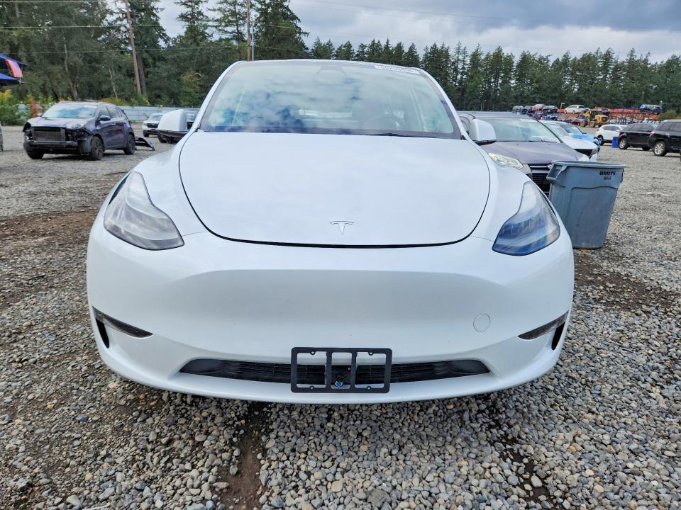 Снимка 5 от търг – 2023 TESLA MODEL Y с VIN 7SAYGAEE0PF622153