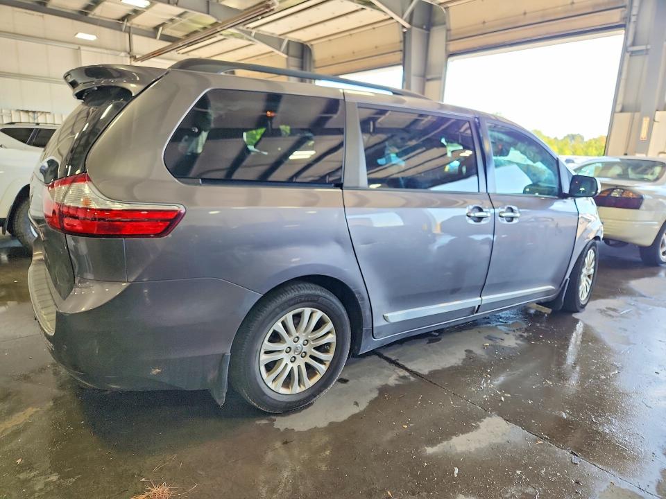 Photo 3 from auction – 2015 TOYOTA SIENNA with VIN 5TDYK3DC2FS544489
