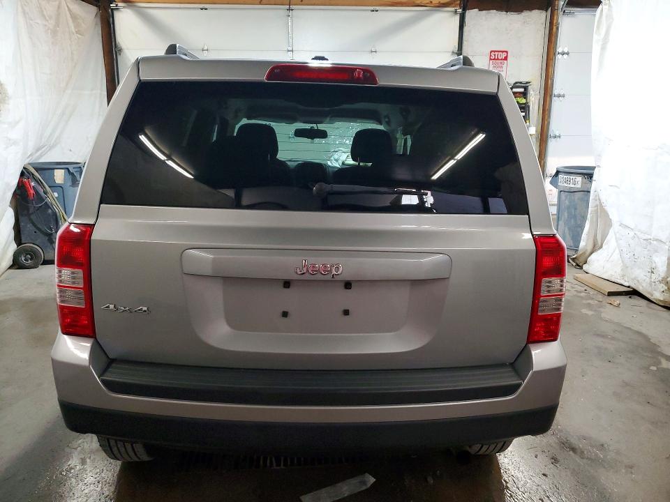Photo 6 from auction – 2017 JEEP PATRIOT with VIN 1C4NJRBB8HD104844