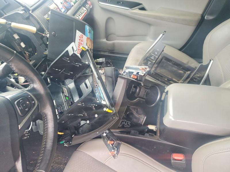 Photo 12 from auction – 2017 TOYOTA CAMRY with VIN 4T1BF1FK0HU285899