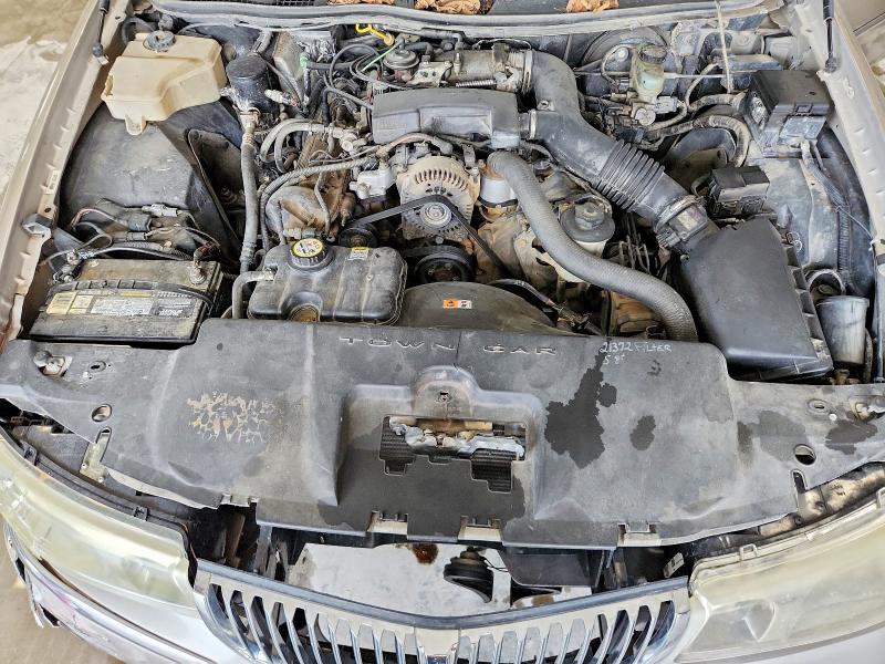Photo 11 from auction – 2001 LINCOLN TOWN CAR with VIN 1LNHM81W91Y712434