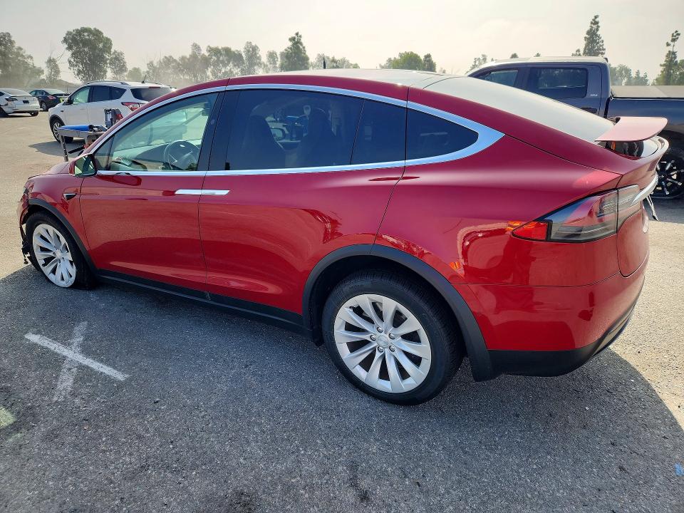 صورة رقم 2 من المزاد - 2018 TESLA MODEL X مع VIN 5YJXCDE28JF101961