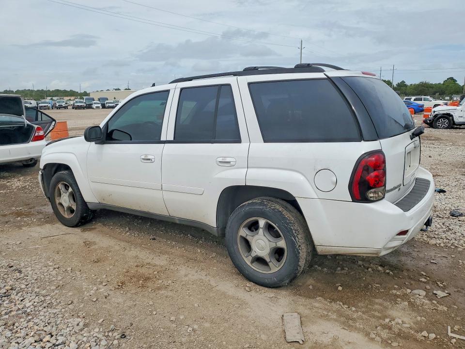 Photo 2 from auction – 2008 CHEVROLET TRAILBLAZER with VIN 1GNDS13S382193167