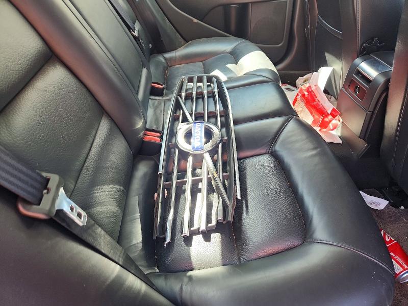 Photo 12 from auction – 2014 VOLVO S80 with VIN YV1952AS5E1180480