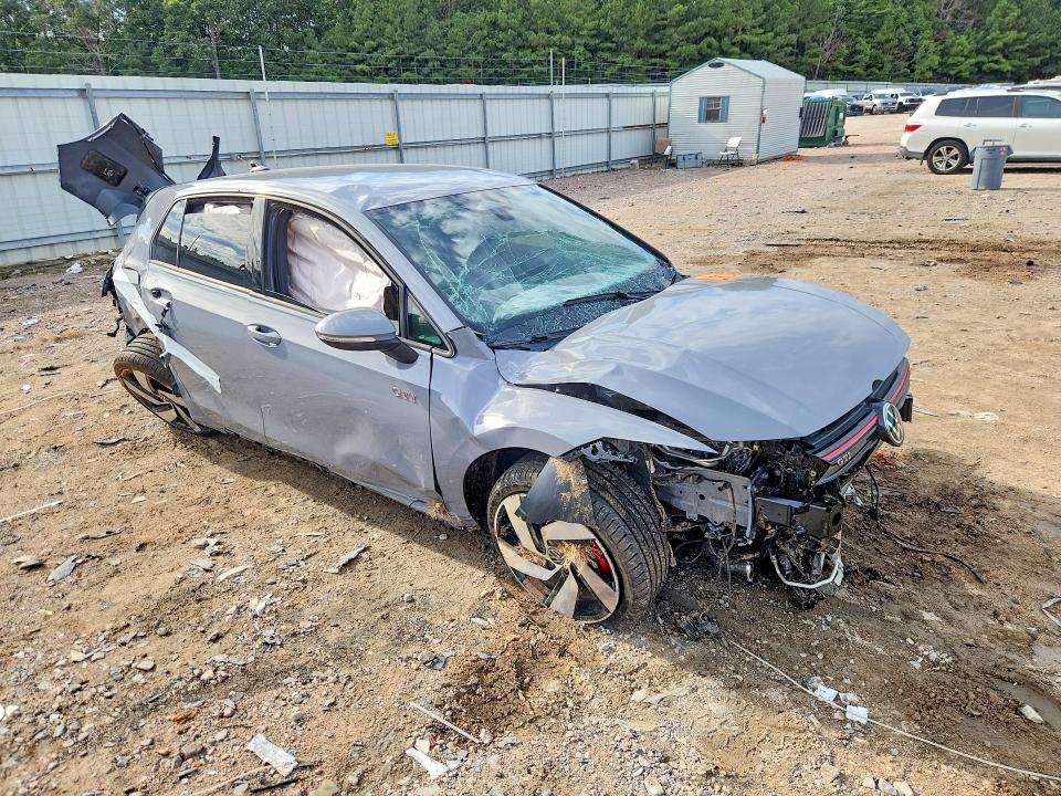 Снимка 4 от търг – 2026 VOLKSWAGEN GTI с VIN WVWLE7CD4TW264605