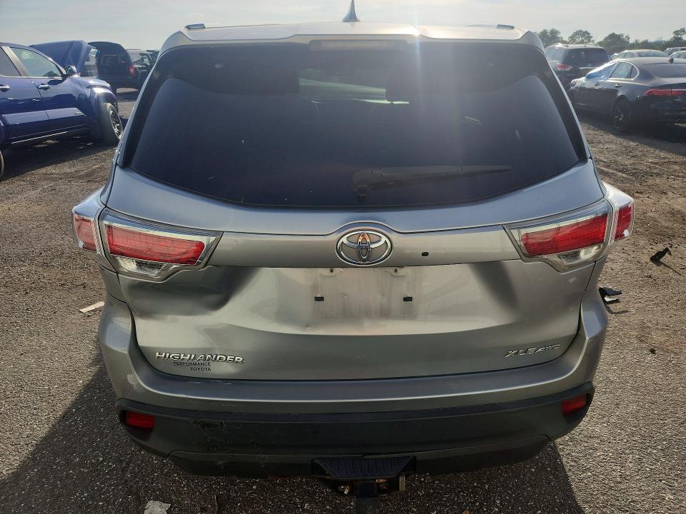 Photo 6 from auction – 2016 TOYOTA HIGHLANDER with VIN 5TDJKRFH2GS242036