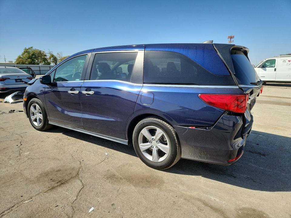 Photo 2 from auction – 2018 HONDA ODYSSEY with VIN 5FNRL6H79JB065547