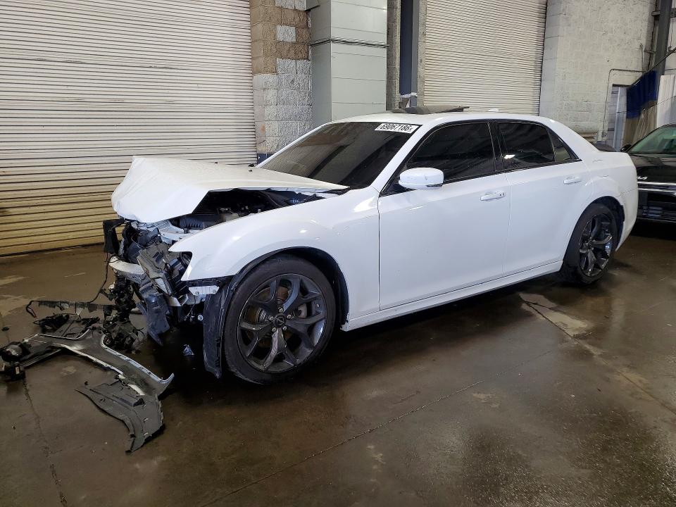 CHRYSLER 300 2022 с VIN 2C3CCABT4NH232741 - Снимка от търг