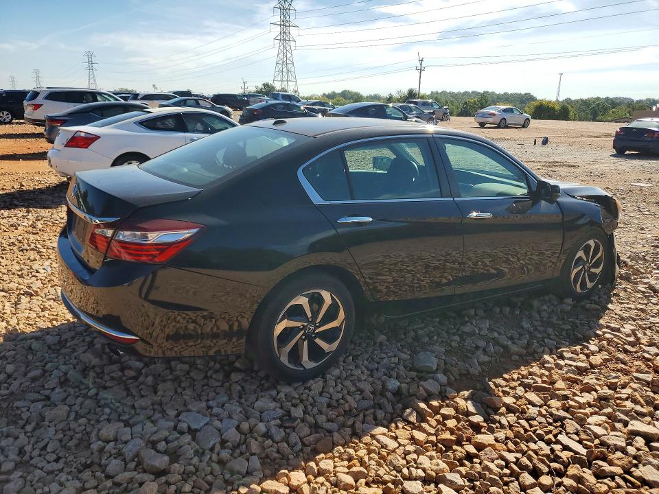 Photo 3 from auction – 2016 HONDA ACCORD with VIN 1HGCR2F03GA029908
