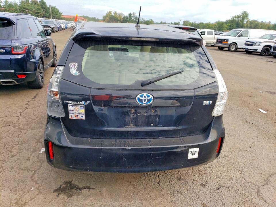 Photo 6 from auction – 2014 TOYOTA PRIUS V with VIN JTDZN3EU2EJ004011