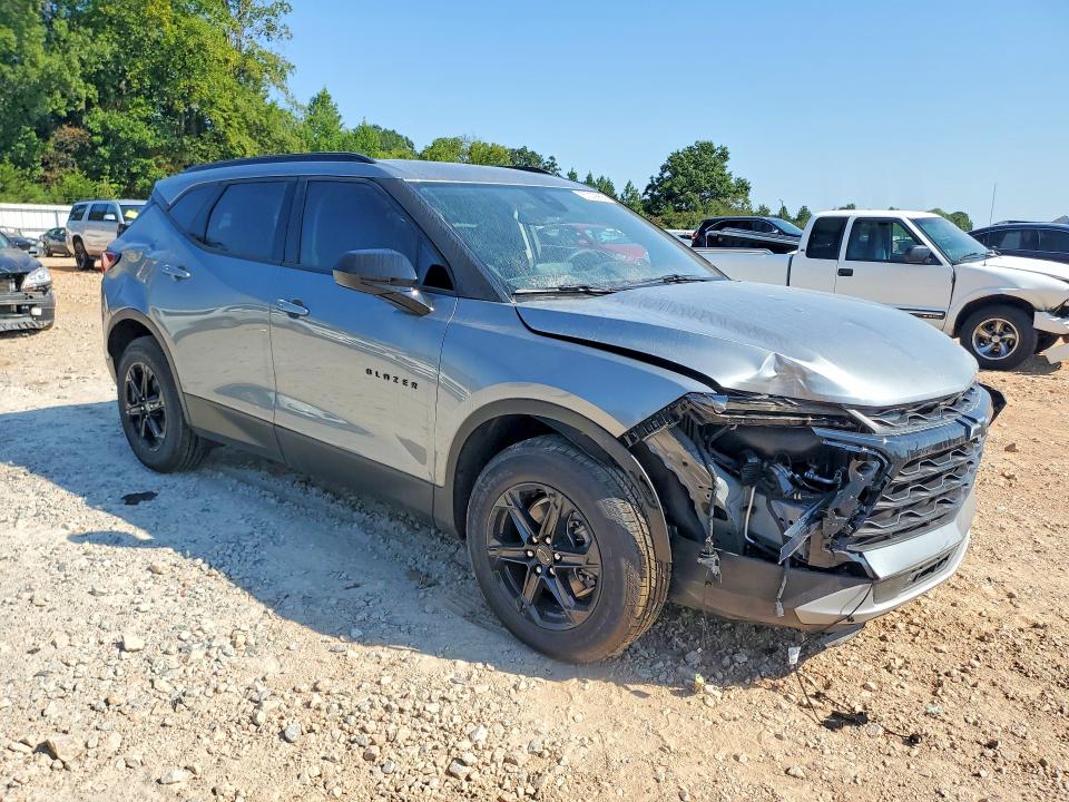 Снимка 4 от търг – 2026 CHEVROLET BLAZER с VIN 3GNKBCR47TS134955