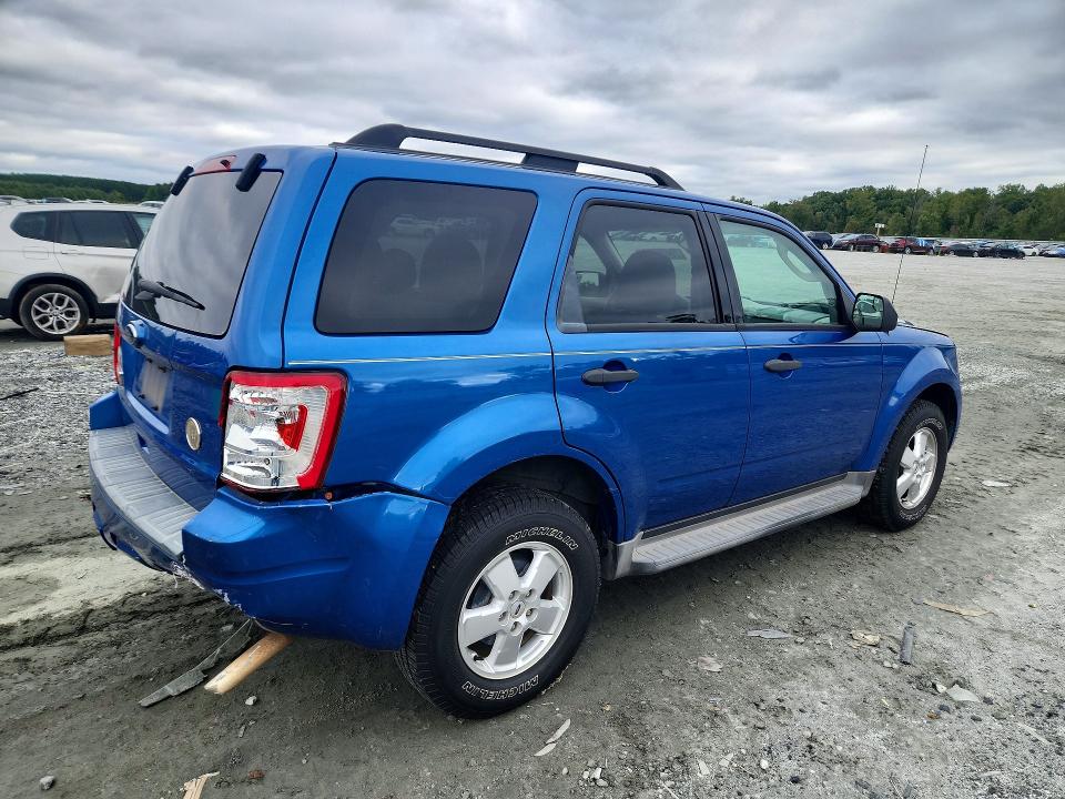 Снимка 3 от търг – 2011 FORD ESCAPE с VIN 1FMCU0D7XBKA93489