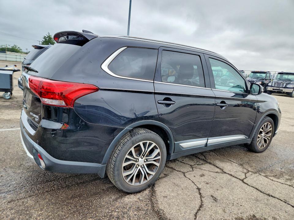 Снимка 3 от търг – 2017 MITSUBISHI OUTLANDER с VIN JA4JZ4AX5HZ015432