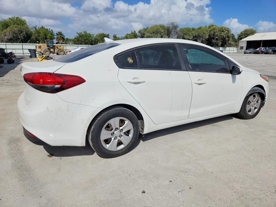 Photo 3 from auction – 2017 KIA FORTE with VIN 3KPFK4A79HE027921