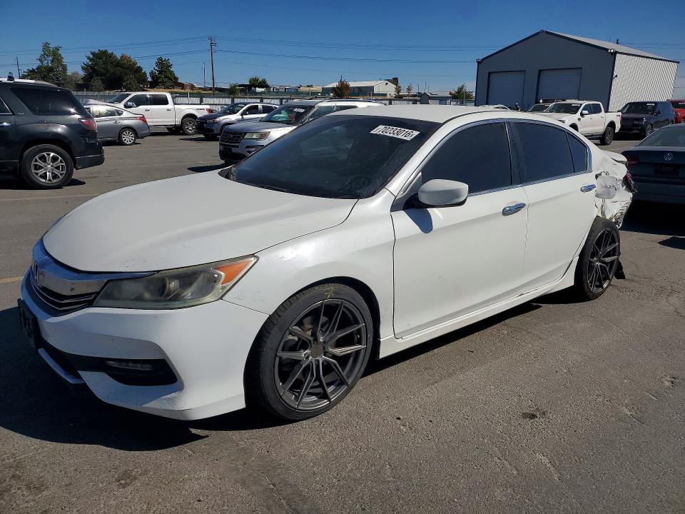HONDA ACCORD 2016 с VIN 1HGCR2F52GA206539 - Снимка от търг
