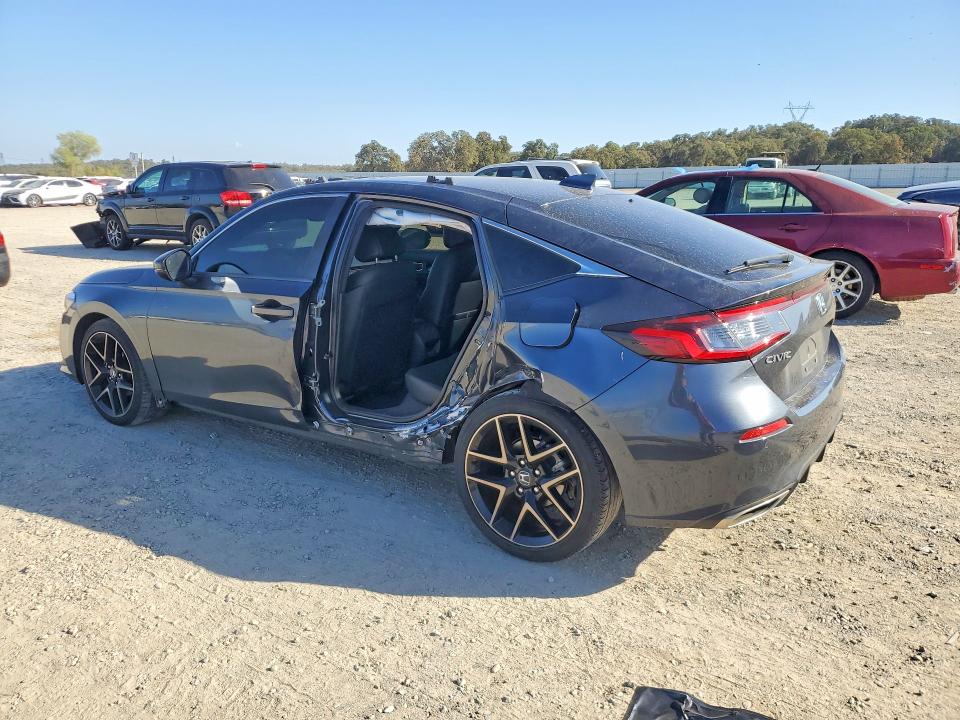 Photo 2 from auction – 2022 HONDA CIVIC with VIN 19XFL1H89NE009196