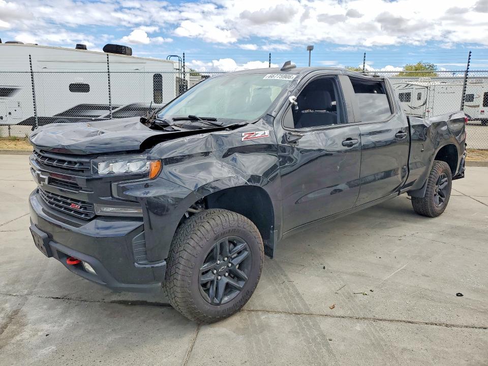 CHEVROLET SILVERADO 2021 с VIN 1GCPYFED5MZ450198 - Снимка от търг