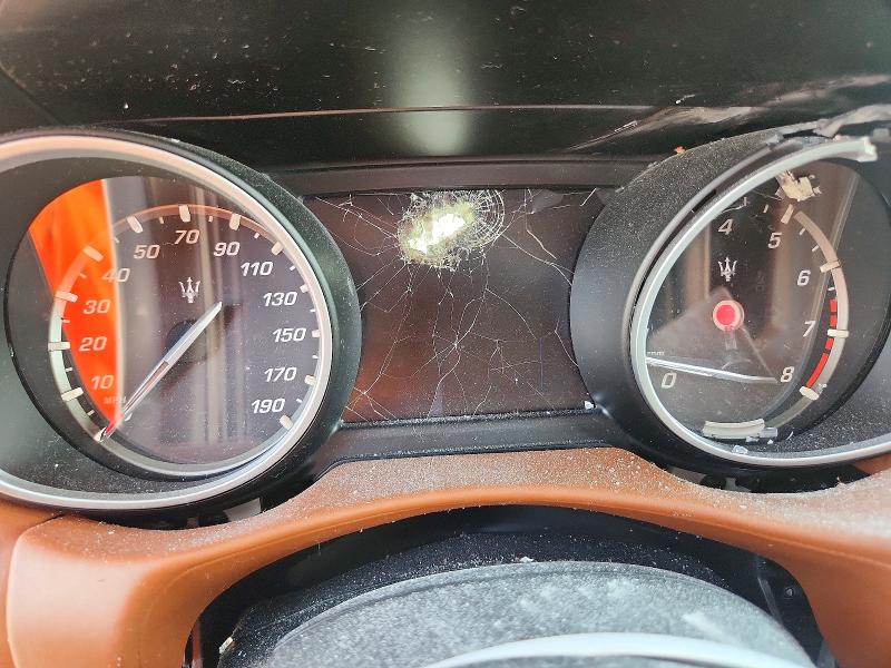 Снимка 9 от търг – 2017 MASERATI LEVANTE с VIN ZN661YUL0HX256487