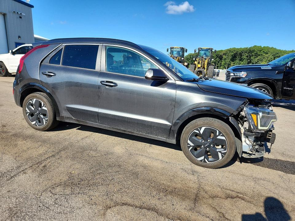 Photo 4 from auction – 2023 KIA NIRO with VIN KNDCR3L13P5026713