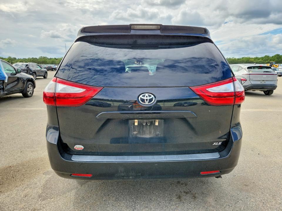 Photo 6 from auction – 2018 TOYOTA SIENNA with VIN 5TDYZ3DC0JS962022