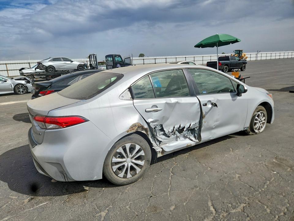 Photo 3 from auction – 2022 TOYOTA COROLLA with VIN JTDEAMDE8N3005775