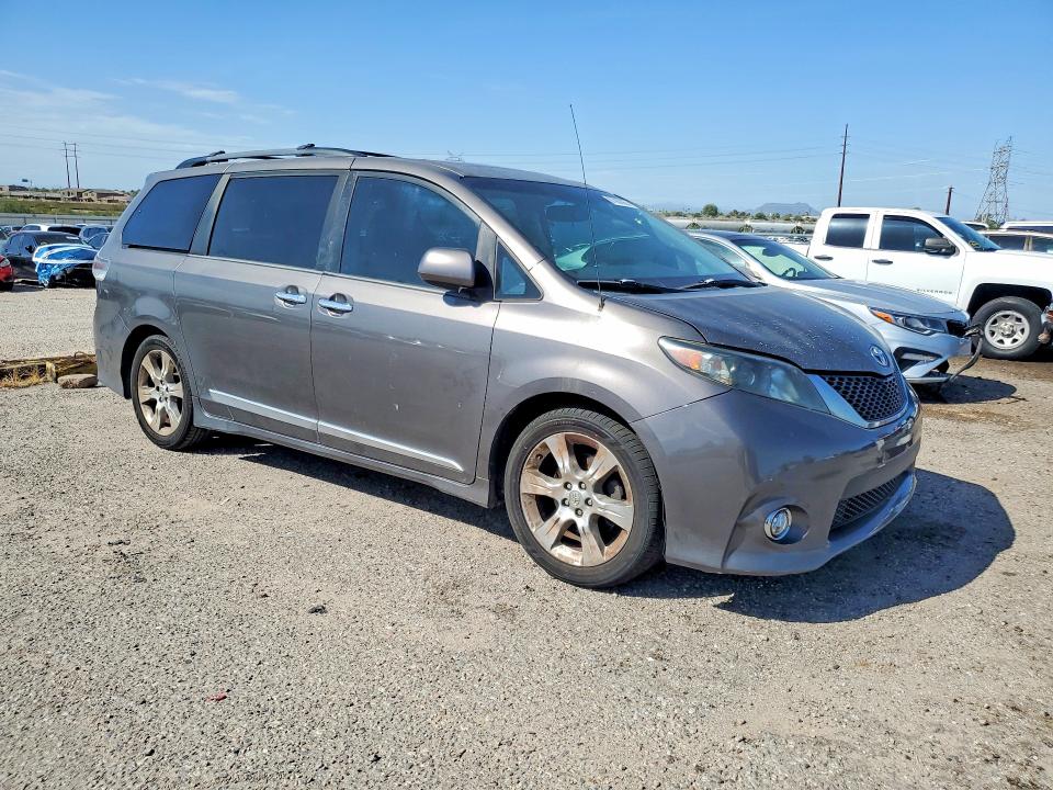 Photo 4 from auction – 2013 TOYOTA SIENNA with VIN 5TDXK3DC9DS399380