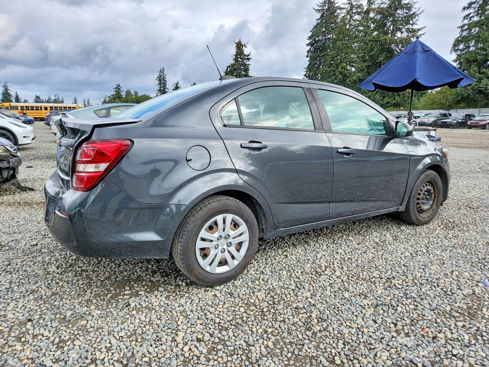 Photo 3 from auction – 2017 CHEVROLET SONIC with VIN 1G1JB5SG5H4163570