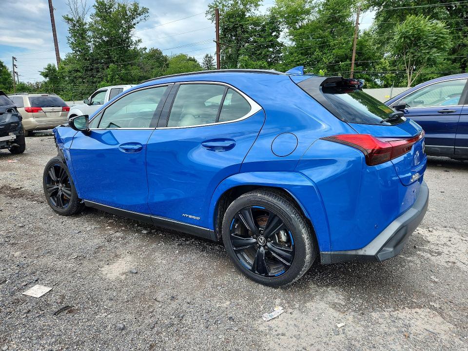 Photo 2 from auction – 2021 LEXUS UX with VIN JTHP9JBHXM2046540