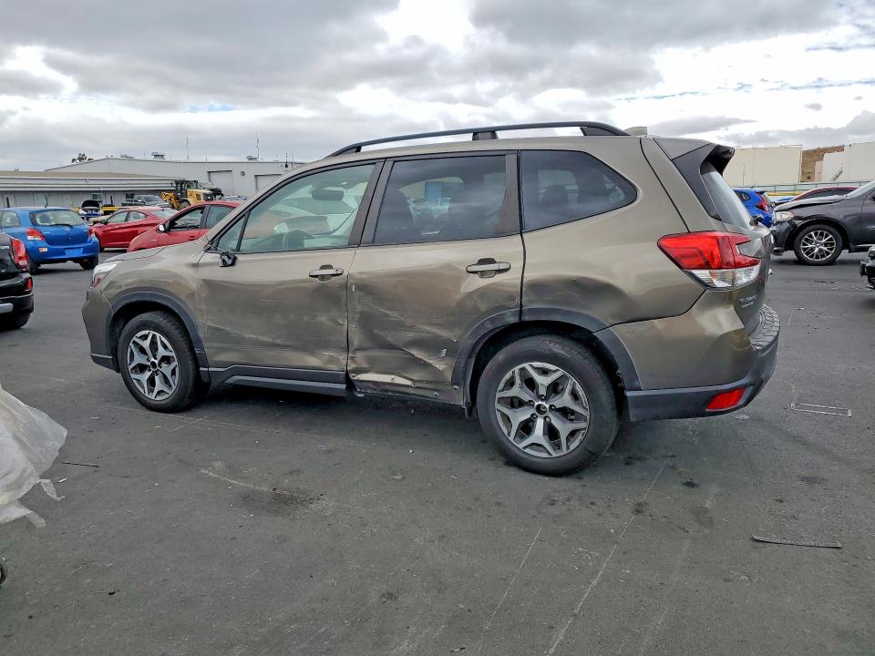 Foto 2 de la subasta – 2021 SUBARU FORESTER con VIN JF2SKAJC2MH496137