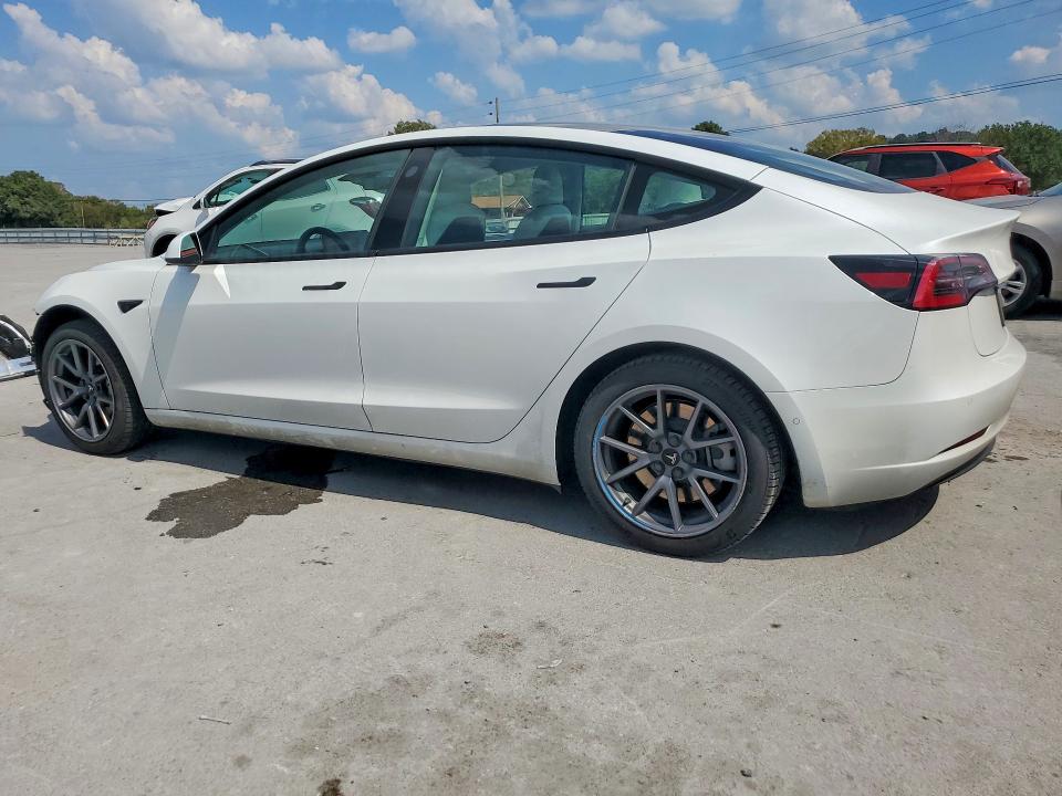 Zdjęcie 2 z aukcji – 2022 TESLA MODEL 3 z VIN 5YJ3E1EB6NF109215