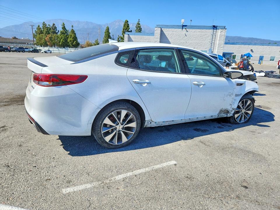 Photo 3 from auction – 2017 KIA OPTIMA with VIN 5XXGW4L29HG143508