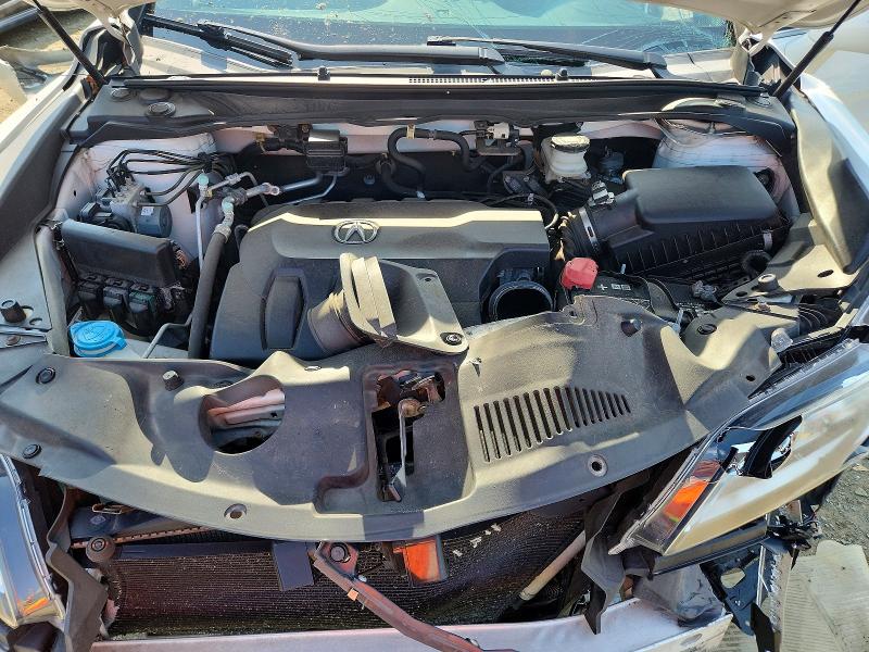 Photo 12 from auction – 2018 ACURA RDX with VIN 5J8TB4H36JL015486