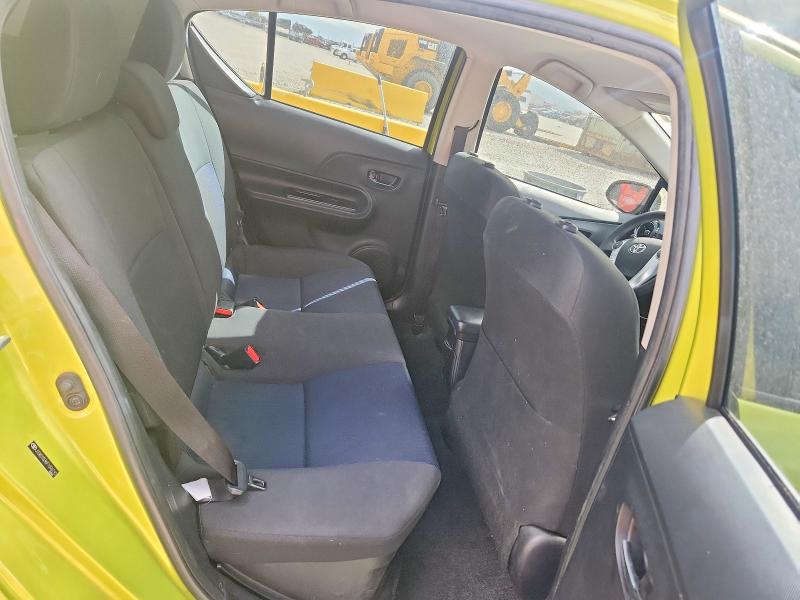 Снимка 10 от търг – 2015 TOYOTA PRIUS C с VIN JTDKDTB36F1096192