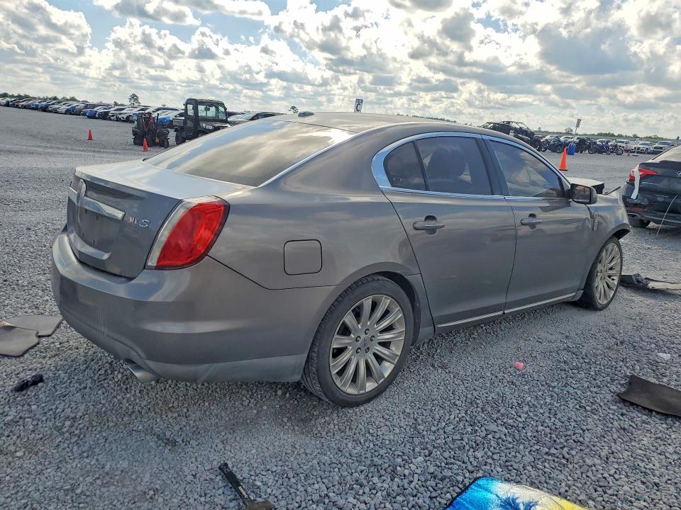 Foto 3 de la subasta – 2011 LINCOLN MKS con VIN 1LNHL9DR0BG609781