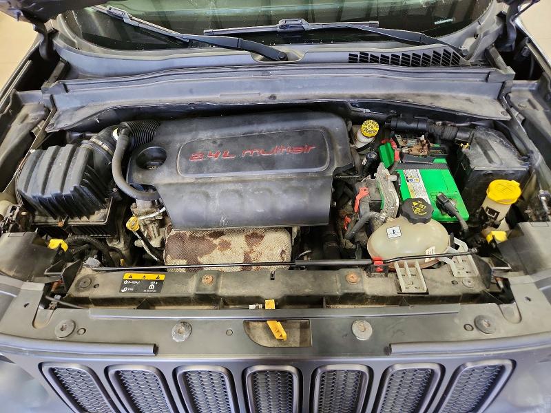 Photo 12 from auction – 2017 JEEP RENEGADE with VIN ZACCJBCB6HPE57162