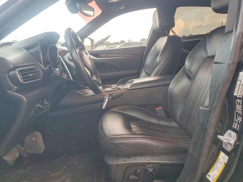 Photo 7 from auction – 2017 MASERATI LEVANTE with VIN ZN661YUL4HX233102