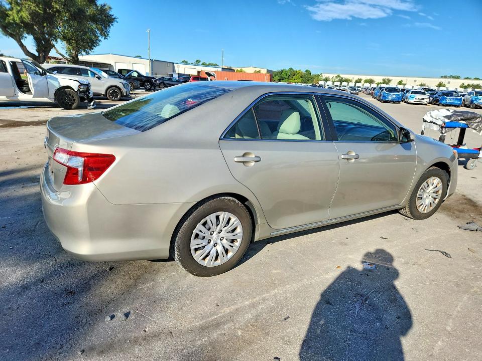 Photo 3 from auction – 2013 TOYOTA CAMRY with VIN 4T4BF1FK8DR306336
