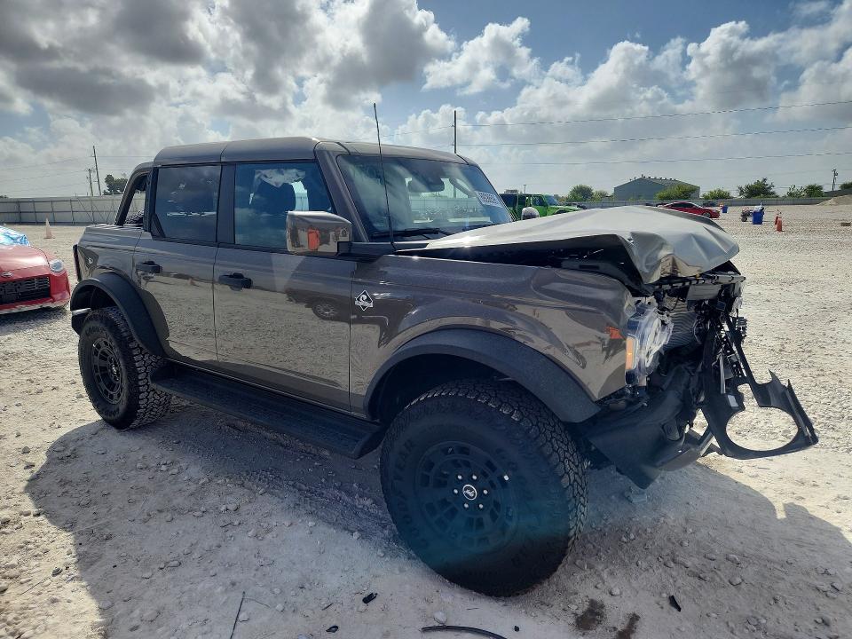 Снимка 4 от търг – 2026 FORD BRONCO с VIN 1FMEE8BPXTLB21102