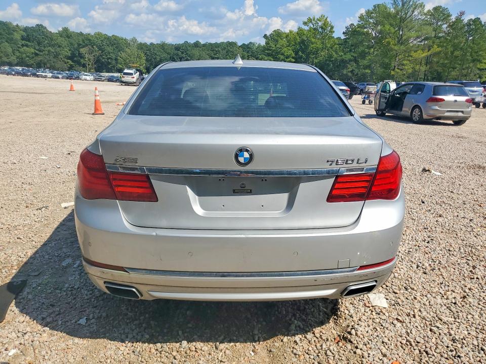 صورة رقم 6 من المزاد - 2013 BMW 750 مع VIN WBAYF8C58DDE59394