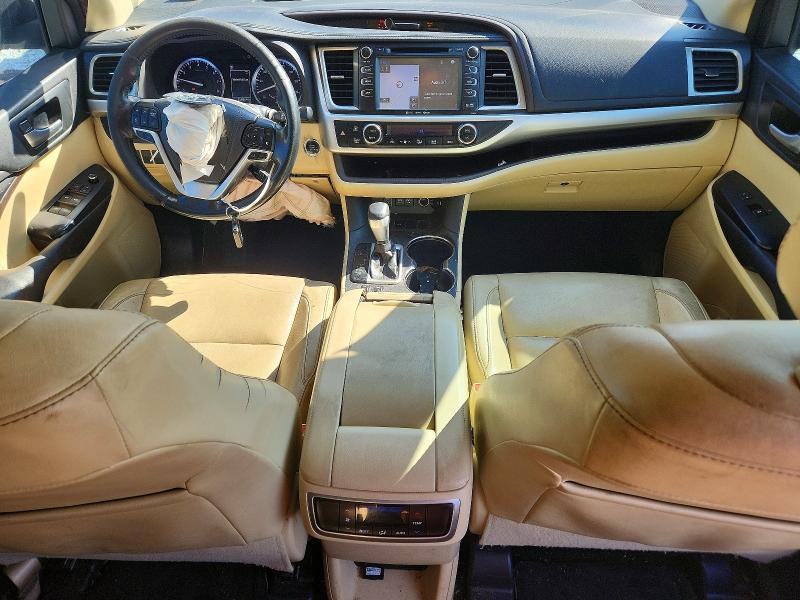 Photo 8 from auction – 2017 TOYOTA HIGHLANDER with VIN 5TDKZRFH8HS202142