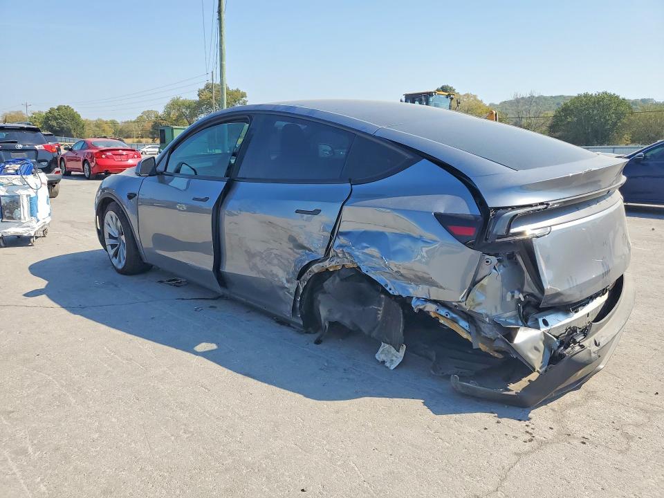 Фото 2 с аукциона – 2026 TESLA MODEL Y с VIN 7SAYGDED4TA586984