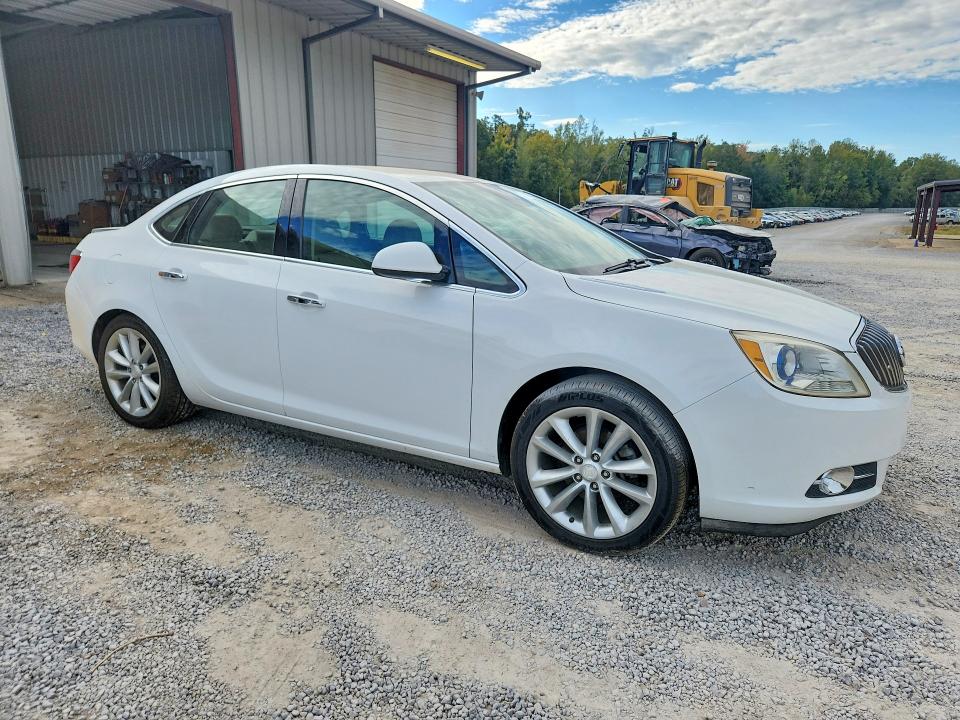 Снимка 4 от търг – 2015 BUICK VERANO с VIN 1G4PS5SK6F4141947
