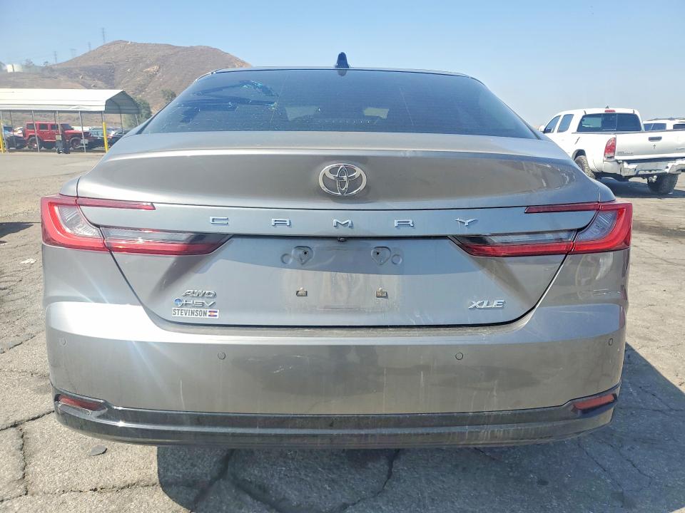 Снимка 6 от търг – 2025 TOYOTA CAMRY с VIN 4T1DBADK1SU517022