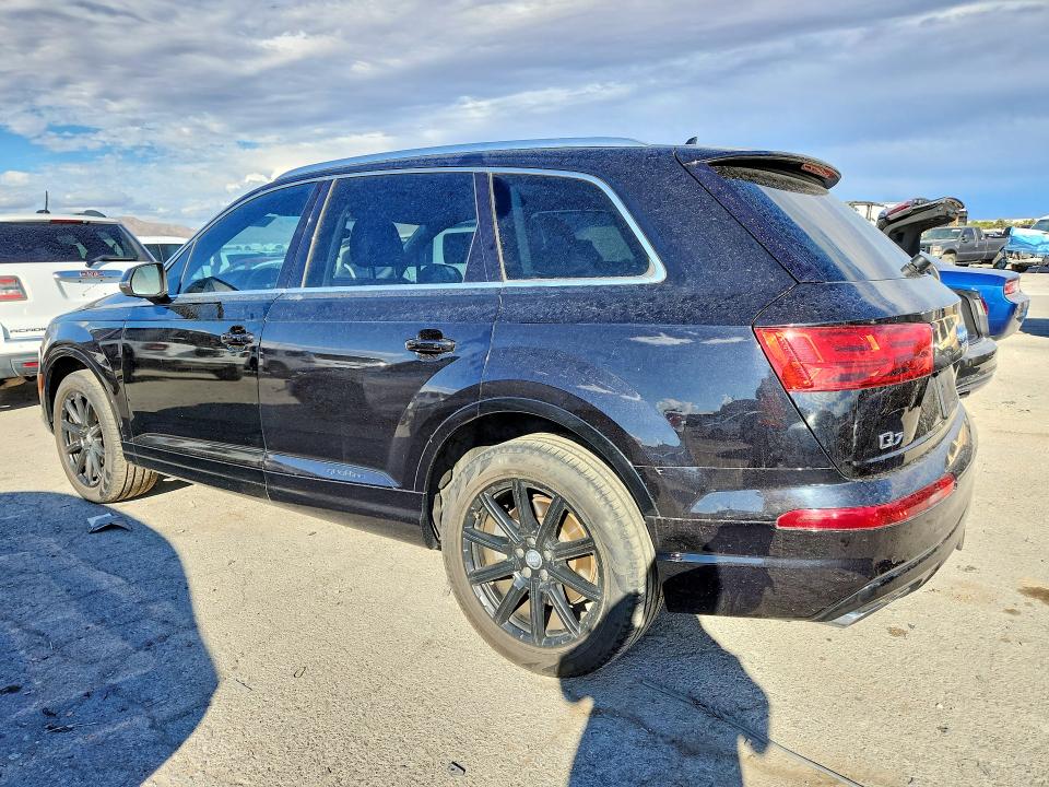 Foto 2 de la subasta – 2017 AUDI Q7 con VIN WA1LAAF79HD000453
