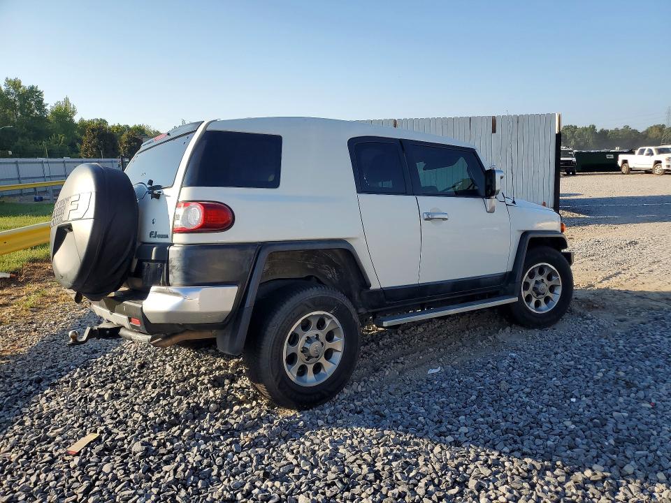 Снимка 3 от търг – 2013 TOYOTA FJ CRUISER с VIN JTEBU4BF4DK166744