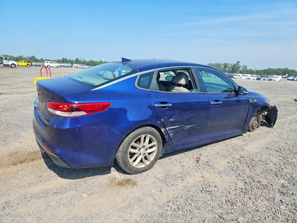 Photo 3 from auction – 2016 KIA OPTIMA with VIN 5XXGT4L39GG082614