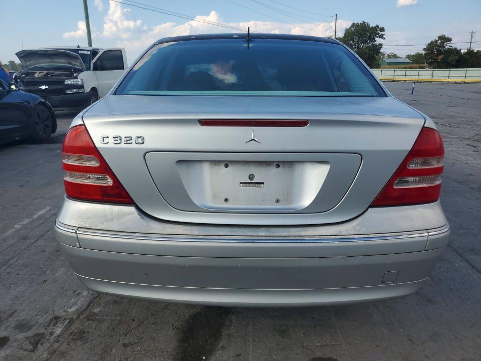 Снимка 6 от търг – 2003 MERCEDES-BENZ C с VIN WDBRF64J43E010404